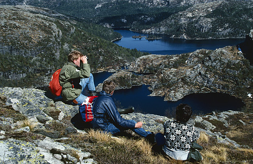 På veg mot Godlifjellet med utsikt mot dei same vatna