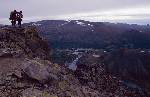 Tilbakeblikk mot Gjendesheim frå Veslefjellet