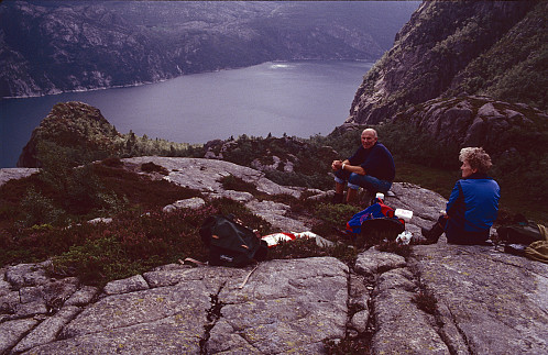 Med mor og far på Hengjanibba