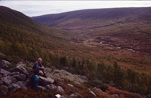 Me vinn høgde opp mot ryggen nord for Linndalen