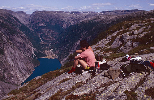 Mot Førrebotn og -juvet