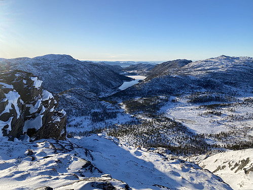 Mot Liarvatnet med Heiahodnet dominerande