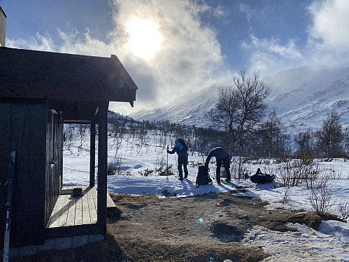 Klare til start til makelig tid kl. 0930 med kraftig austavind imot