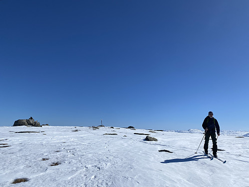 Retur fra Simleskjåen under en meget høy himmel