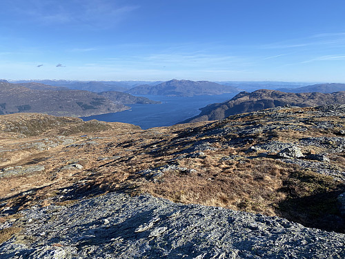 Utsikt mot Vindafjorden med Vikedal og Grytenuten