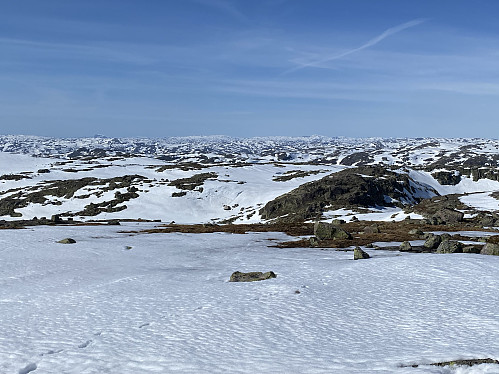 Nordvestlig utsikt mot Snønuten, Skaulen og (ikke minst) Napen som alltid stikker seg fram