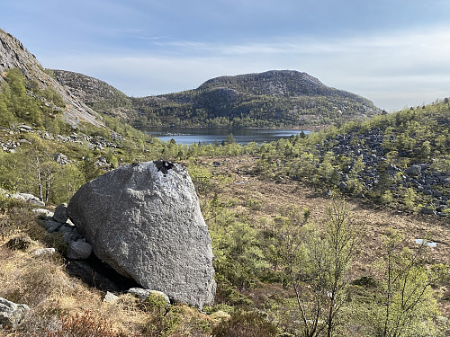 Mot Skardtjødna og Førlandsåsen
