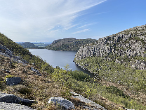 Mot Regnarbotn og bl.a. Gramsfjellet