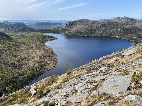 Panorama over Regnarvatnet frå same staden