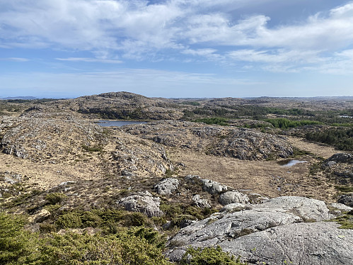 Mot Søre Sålefjell fra pauseplassen min i le oppunder sørtoppen på Nordre Sålefjell