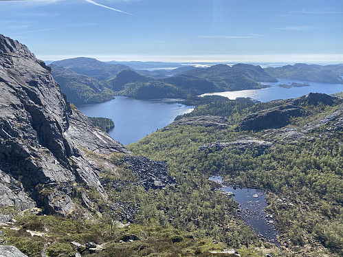 Sceneskifte og oppstigning mot Godlifjellet, med herleg utsikt ned Djupedalen