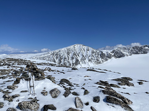 Herlig stund ved varden på avsidesliggende Låven, dagens fjerde og visselig en av de mindre besøkte 2000m-toppene i kongeriket