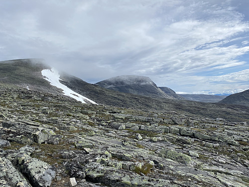 En snau time fra toppen ligger skodda bare lett over Stor- og Vesleskrymten
