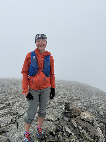 Alice, in the white-room, at the summit of Laushornet.