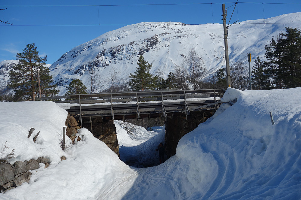 Jernbane undergang ovenfor Vikinghytta for elv og skiløpere