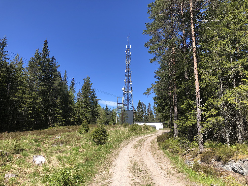 Stor telemast på nabotoppen til Sommerfjøstoppen