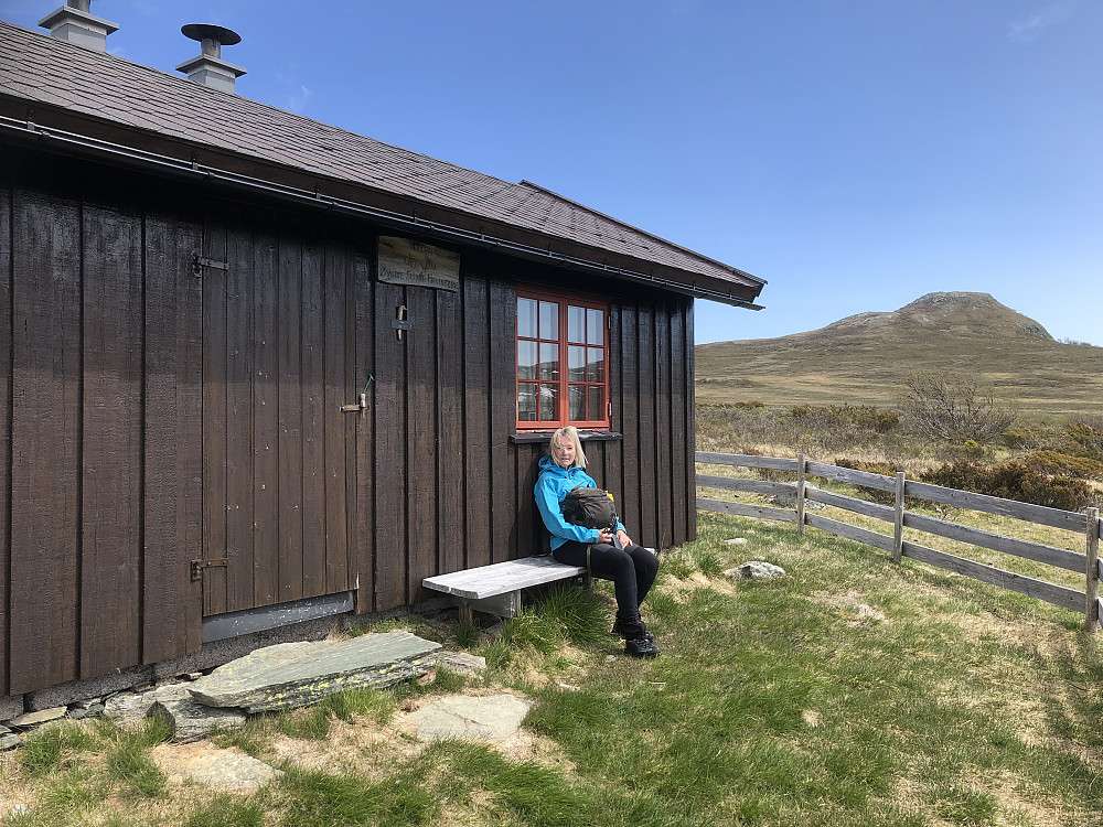 Fint i solveggen på Titrebue med Keisaren i bakgrunnen