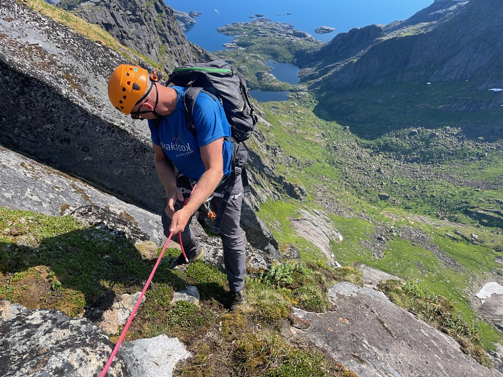 Klar for 70 meters rappell(Foto Sturla) 