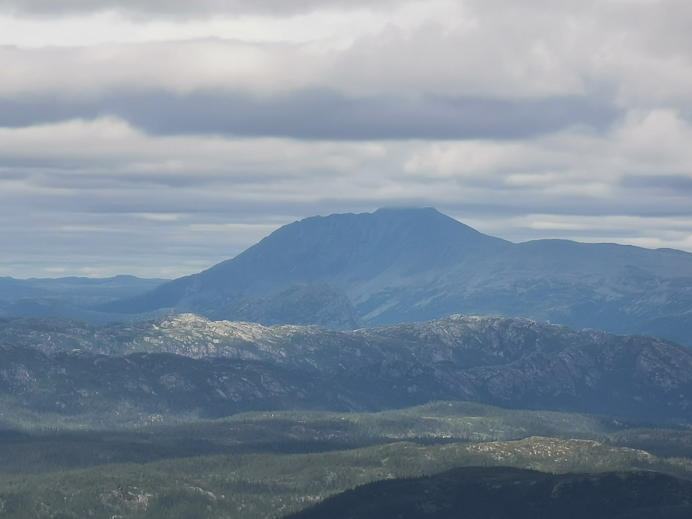 Halvzoom mot Gaustatoppen