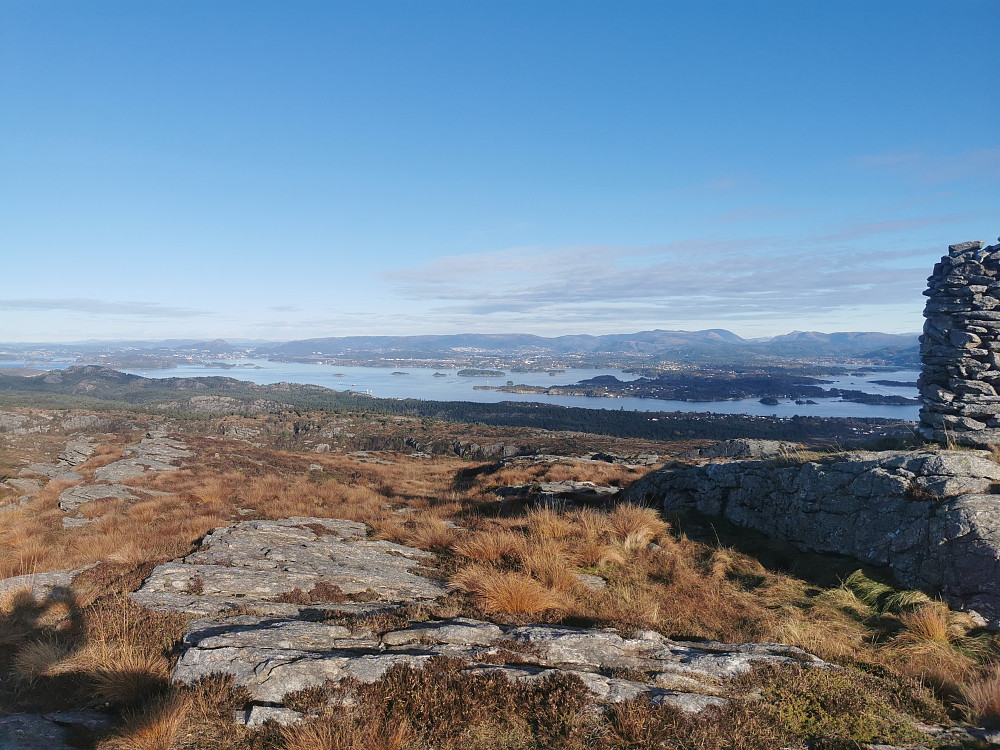 Nordøstutsikt, bl.a mot Norges nest største by