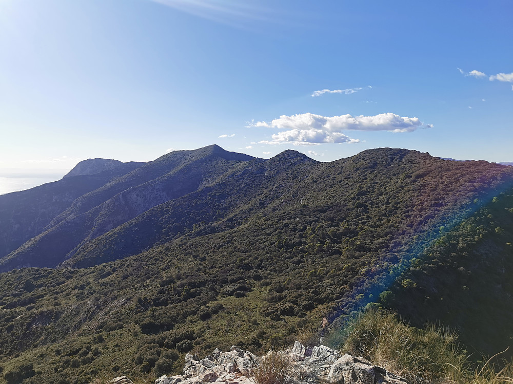 Hele ryggen, fra venstre mot høyre La Concha, Cerro Del Lastonar og Salto del Lobo(midten) 