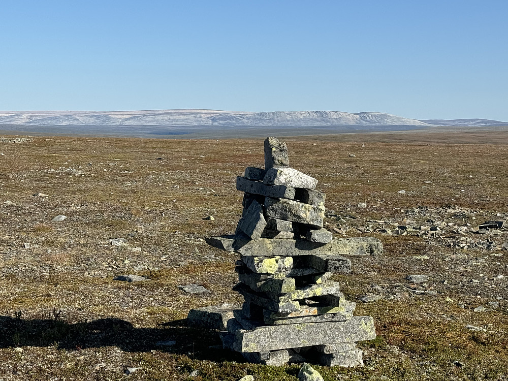 Lurevarde 600m nord for toppen. Igjen Hanglefjellet i bakgrunnen.