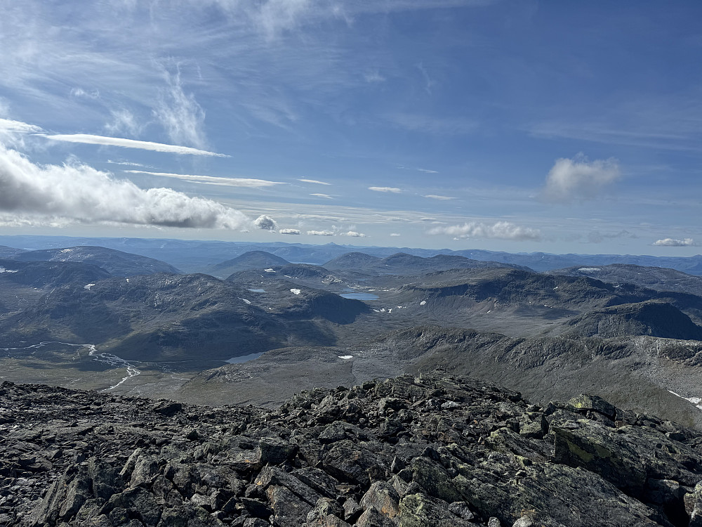 Sørvestutsikt, med bla Heilhornet i det fjerne