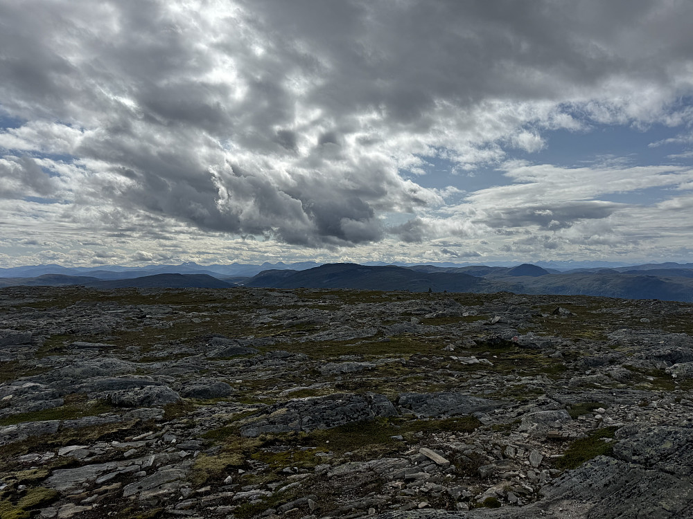 Utsikt mot fjellheimen i sørlig retning