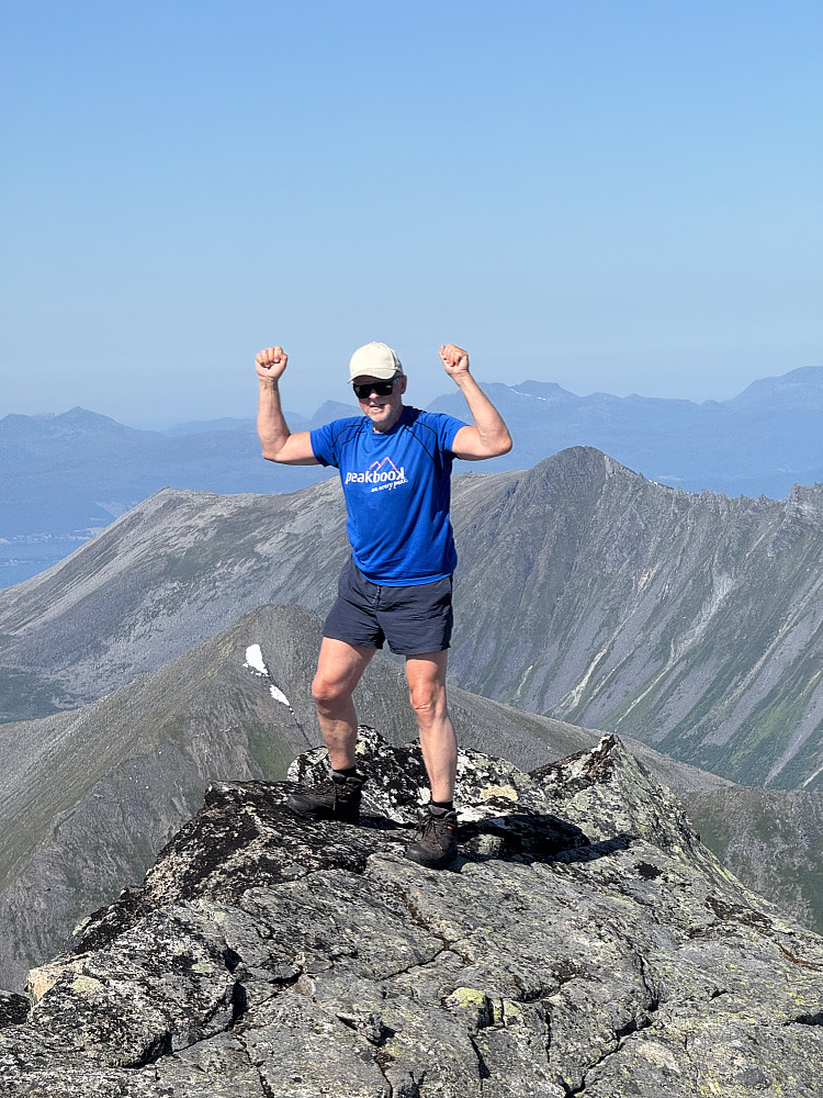 Luftig toppunkt 8-10 m nordøst for varden(foto Bjarte)