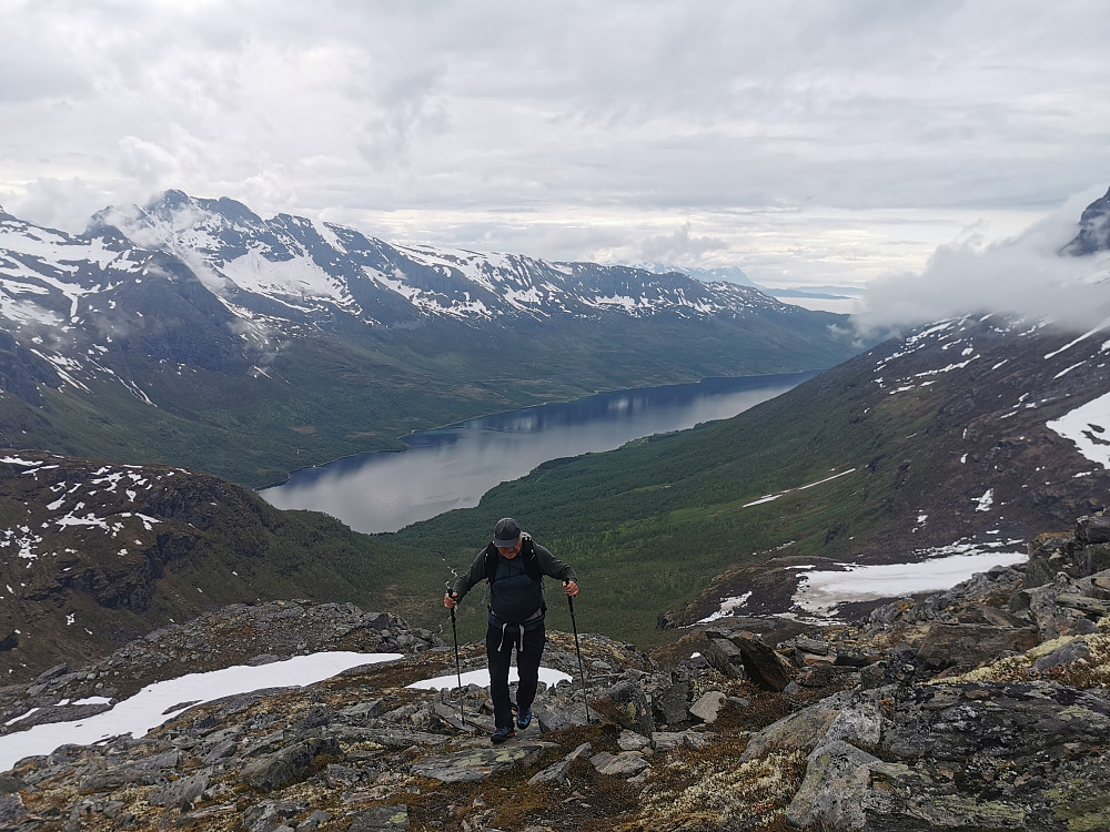 Knut Sverre med Straumbotn i bakgrunnen, ca 750 moh