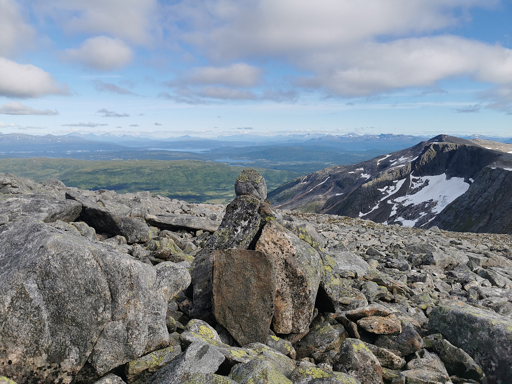 Blodfersk varde hvor vi mener koordinatene for høyeste punkt i (gamle) Tranøy kommune ligger