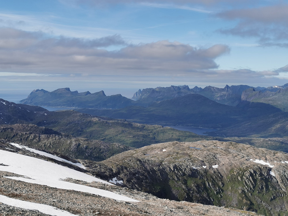 Utsnitt fra "yttersida" av Senja