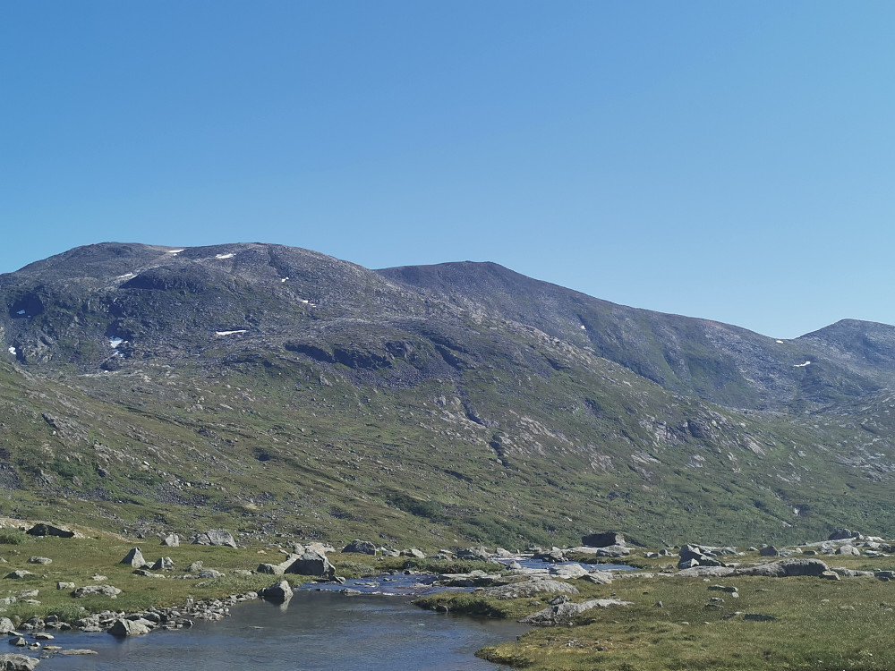 Tredje Svanfjellet ca midt i bildet(Tatt dagen etter på vei til Kvænan) 