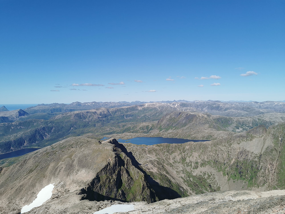 Utsikt nordover Senja fjellverden