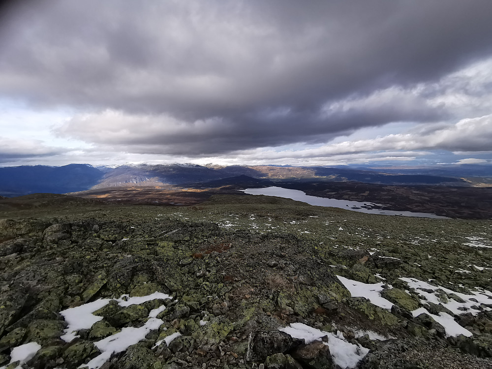 Halvpanorama fra Gilafjellet nordlig retning, med bl. a Nørdre Syndin