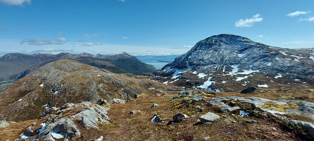Fra Digergubben gikk siste etappe til Blåhammaren og Hestøyra. Rett ved toppen av Digergubben er det laget en hengekøyepark, for de som vil overnatte ved toppen og ha førsteklasses utsikt til solnedgangen