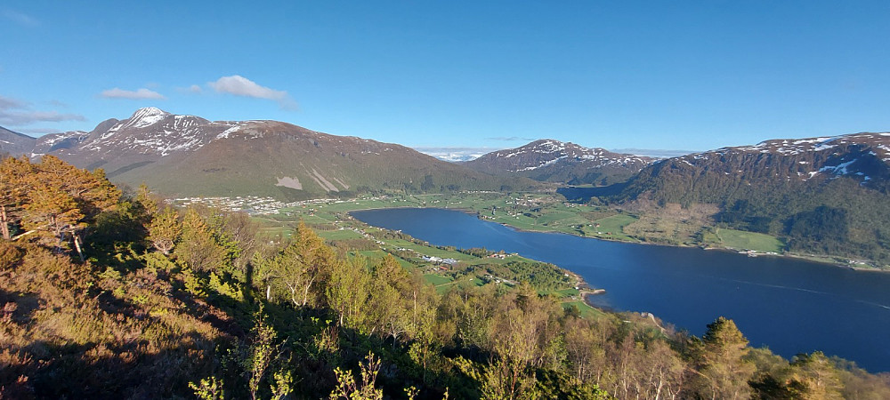 Malmefjorden med Kaldbaken i bakgrunn