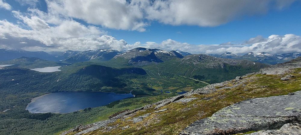 På vei opp ryggen til Kråkmotinden. Valgte den lange ruten opp til toppen for å få bedre utsikt sørover