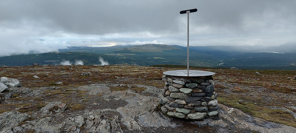 Fin sikteskive på toppen av Skardfjellet, men i dag var skydekke litt for lavt til at jeg fikk mye utbytte av den