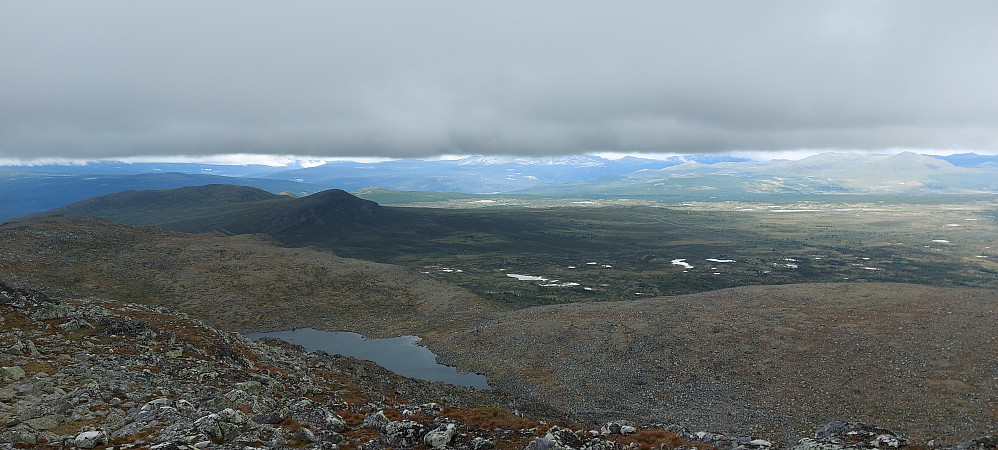 Østover mot Veslefjellkampen 