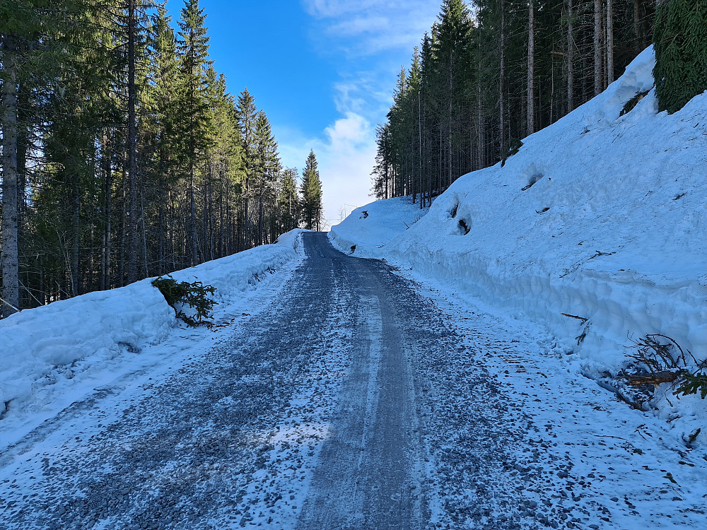 Oppover grusveien