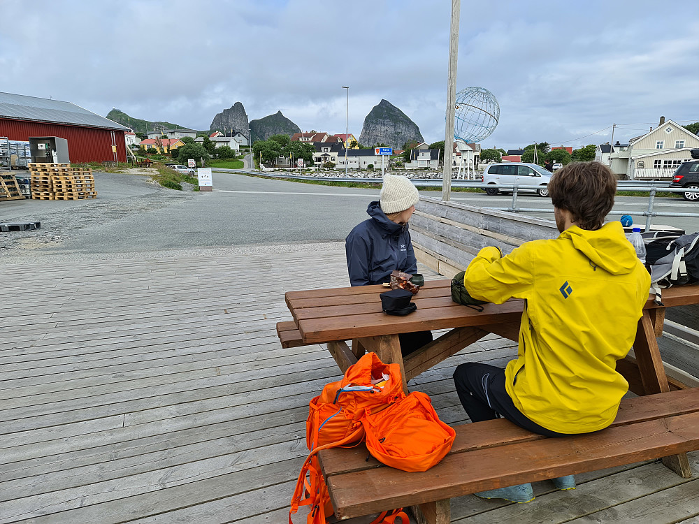 Frokost fra fergekaia på Husøya
