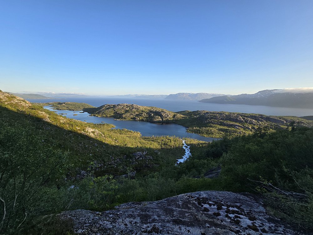 Oldervikvatnet i kveldslys