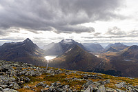 Vassdalen til venstre og Skorgedalen til høgre.