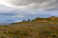 VM i vardebygging langs fjellryggen der Stortua er høgste punkt.