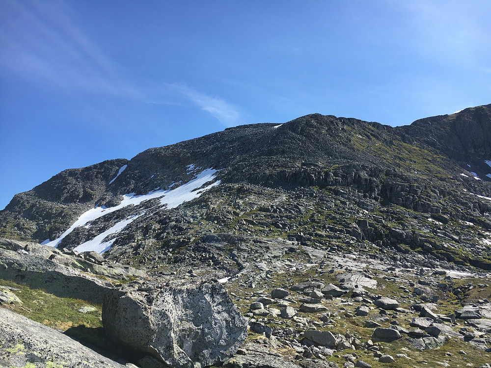 Litt vanskelig og løs ur ned fra Pekhøtta. Her måtte jeg bruke litt tid for å vurdere veivalgene nedover.