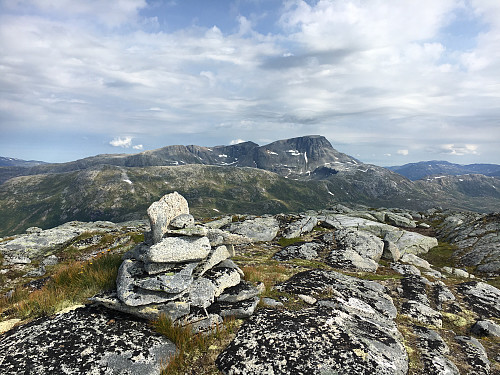 Toppen av Litlnebba med utsikt mot Snota.