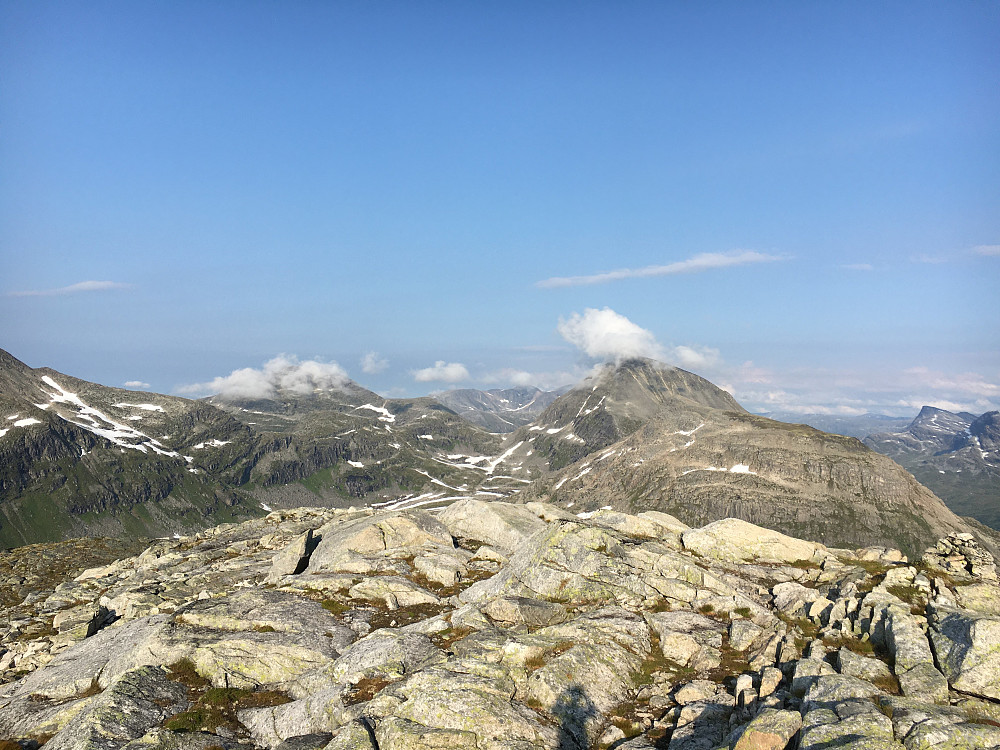 Tilbakeblikk mot Rognnebba og Botnnebba fra Telefjellet.