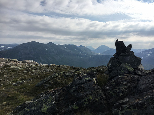 Dagens første topp ble Gråfjellet. Utsikt mot Trollhøttatraversen.