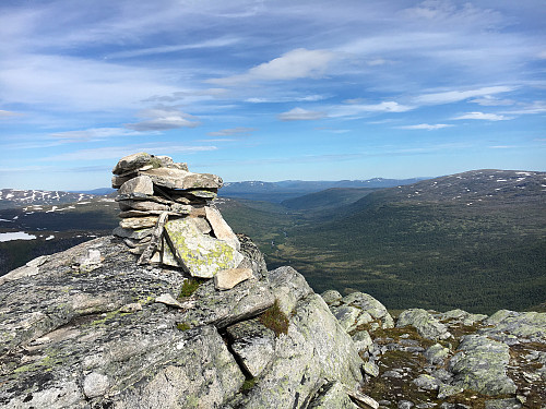 Utsikt mot Vindøldalen fra toppen av Vadalsssfjellet N